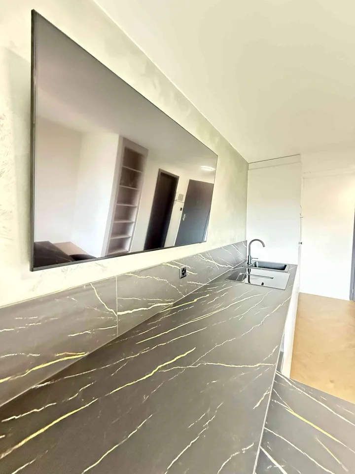 Top Renovierte 1 Zimmerwohnung/ Waschmaschine, Geschirrspüler und TV