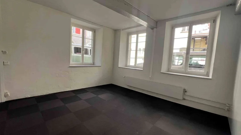Stilvoller Praxis-, Atelier- oder Büroraum zur Untermiete