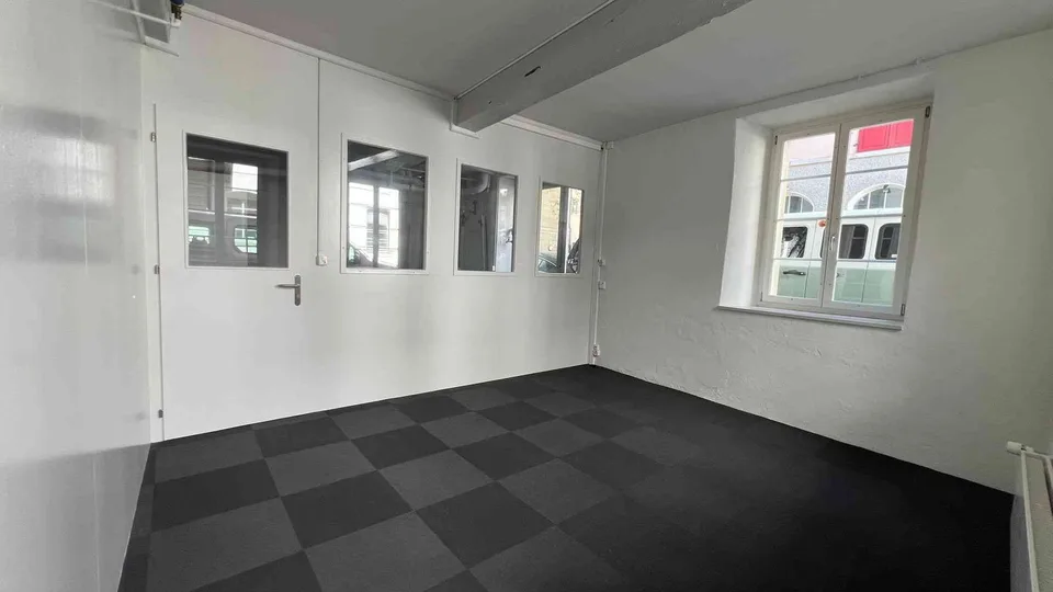 Stilvoller Praxis-, Atelier- oder Büroraum zur Untermiete