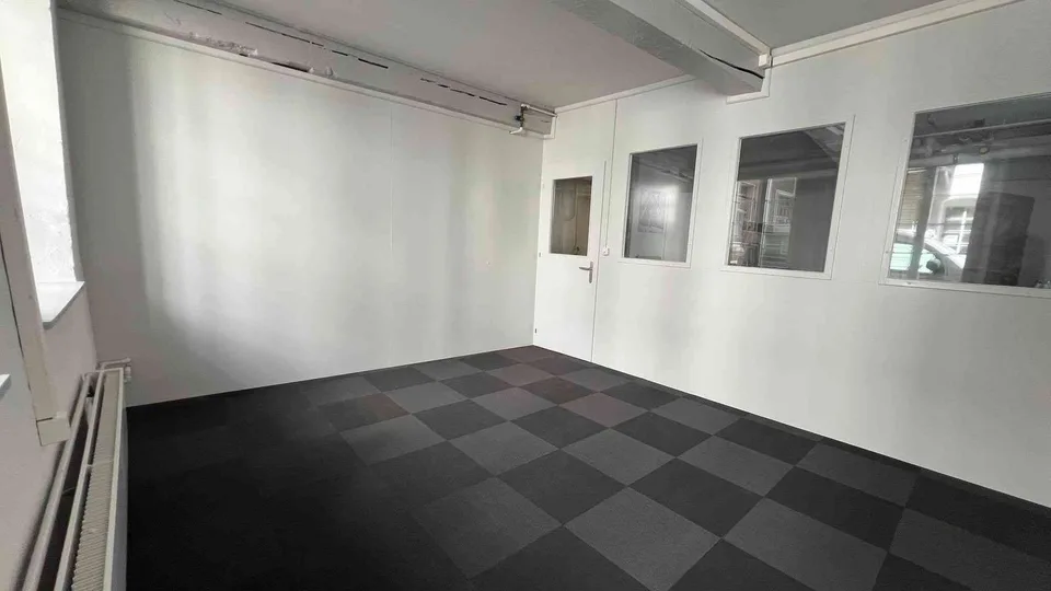 Stilvoller Praxis-, Atelier- oder Büroraum zur Untermiete