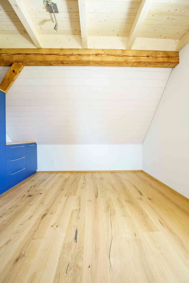 Schöne, helle und kühle Dachwohnung