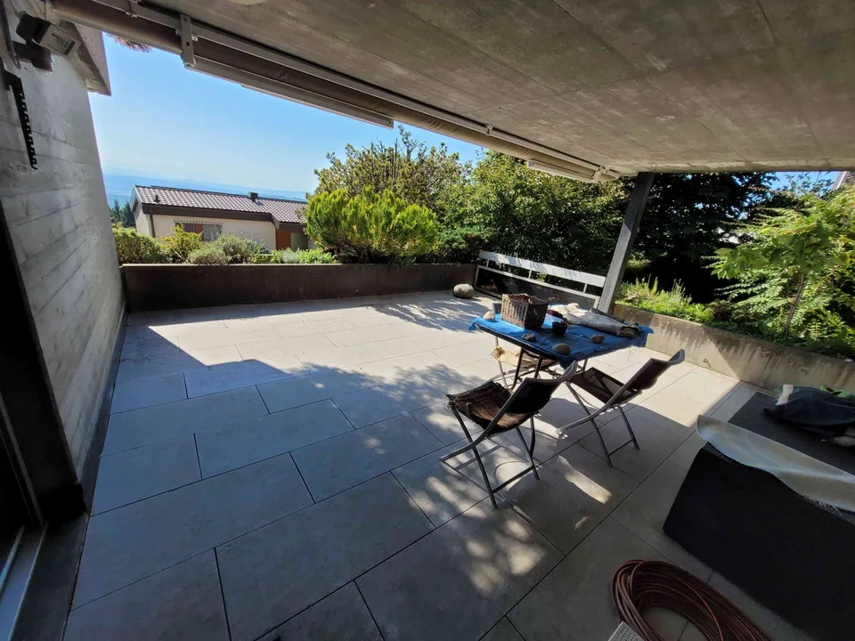 Grosszügige 2,5 Zimmer Terrassenwohnung mit traumhaftem Panoramablick