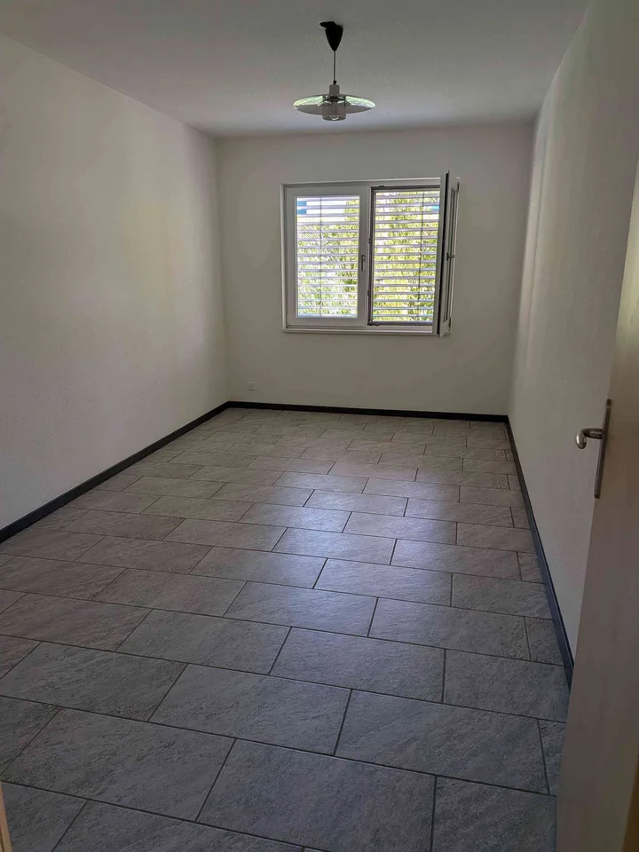 Zu vermieten 2,5 Zimmer Wohnung