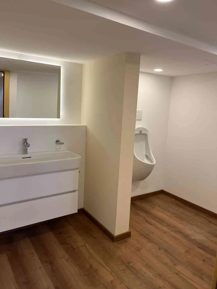 Vielseitige Gewerbe-/Hobbyfläche (ca. 50 m² Gesamtfläche) am Weibelack