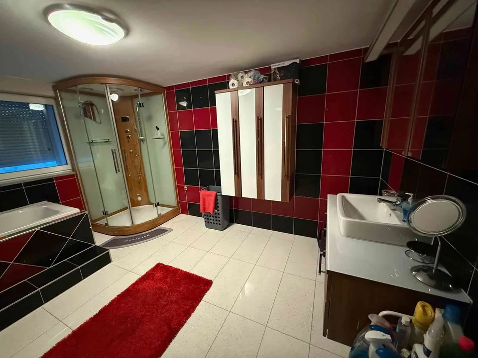 WG Zimmer mit eigenem Badezimmer
