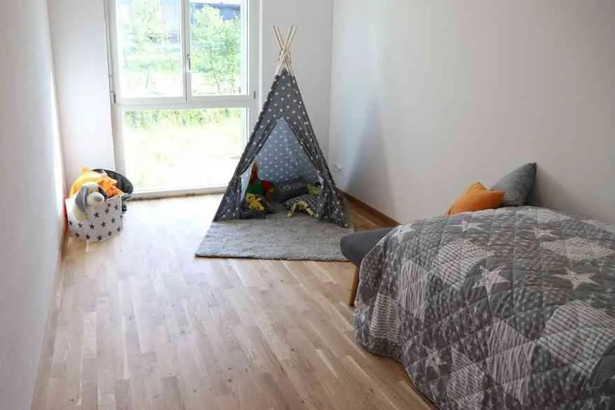 Erstvermietung 5.5 Zimmer-Wohnung EG