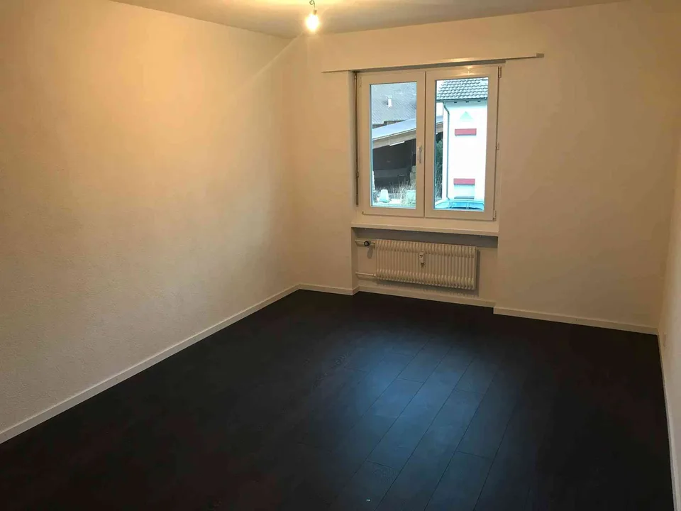 3.5-Zimmer-Wohnung, zentral, ÖV-nah, ländlich