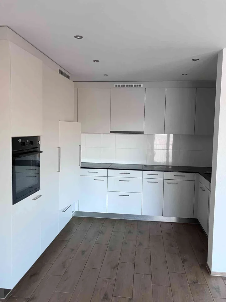 Moderne 4.5-Zimmer im 1 Stock in Oberburg mit Balkon