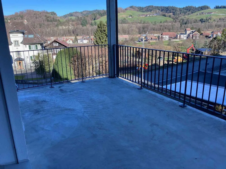 Moderne 4.5-Zimmer im 1 Stock in Oberburg mit Balkon
