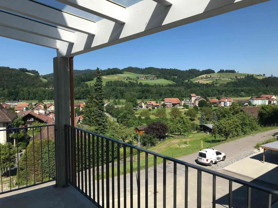Moderne 4.5-Zimmer im 1 Stock in Oberburg mit Balkon