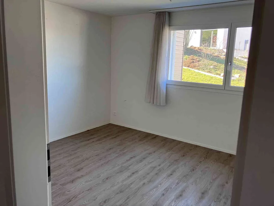 Moderne 4.5-Zimmer im 1 Stock in Oberburg mit Balkon