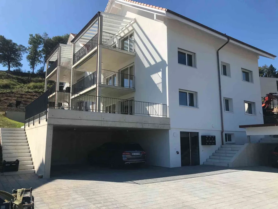 Moderne 4.5-Zimmer im 1 Stock in Oberburg mit Balkon