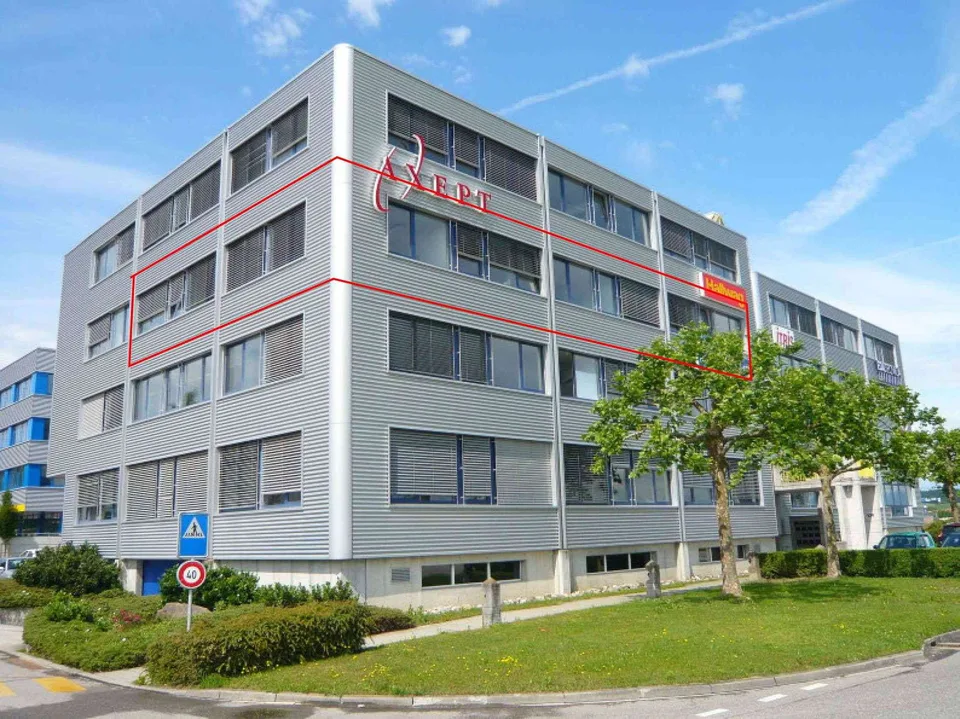 Helle, moderne Büroräume mit Weitsicht in Urtenen-Schönbühl