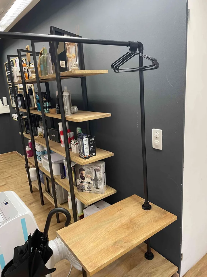 Attraktives Coiffeurgeschäft/Barbershop