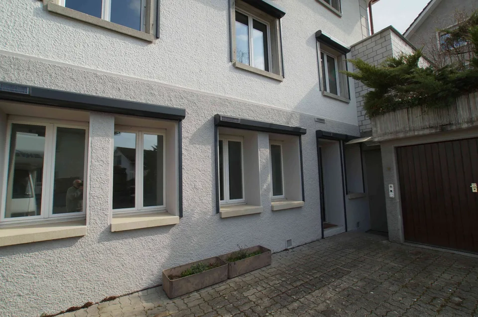 BOTSCHAFT AMBASSADE ZU VERMIETEN - alleinstehendes Geschäftshaus MURI