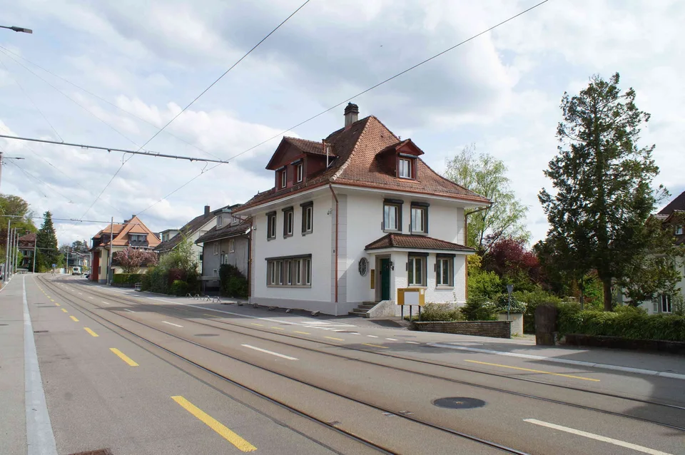 BOTSCHAFT AMBASSADE ZU VERMIETEN - alleinstehendes Geschäftshaus MURI