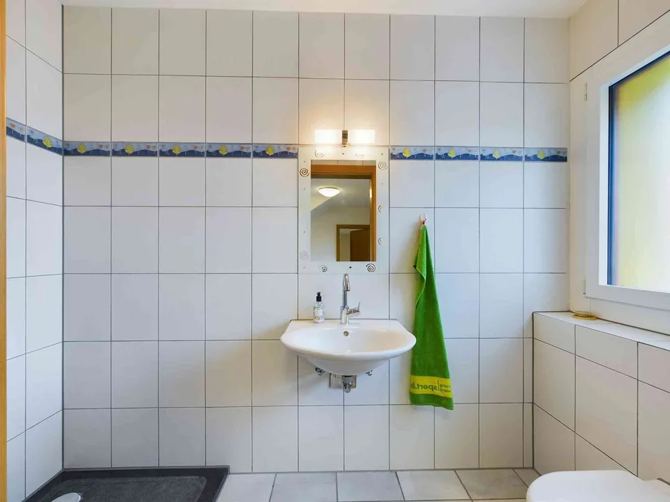 Heller 48 m² Gewerberaum mit eigenem Eingang & WC für stilles Gewerbe