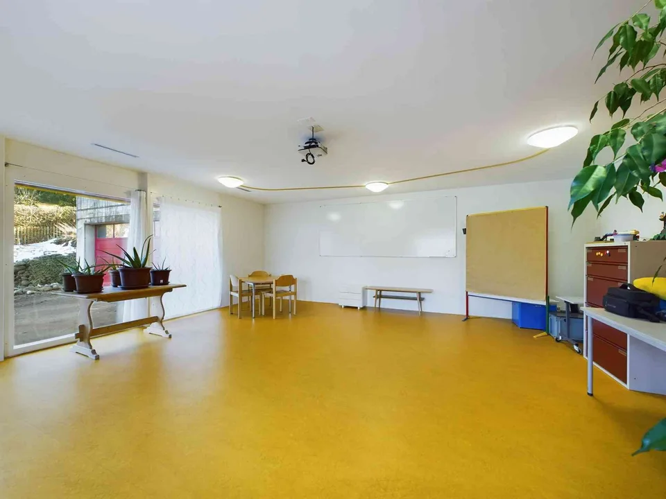 Heller 48 m² Gewerberaum mit eigenem Eingang & WC für stilles Gewerbe
