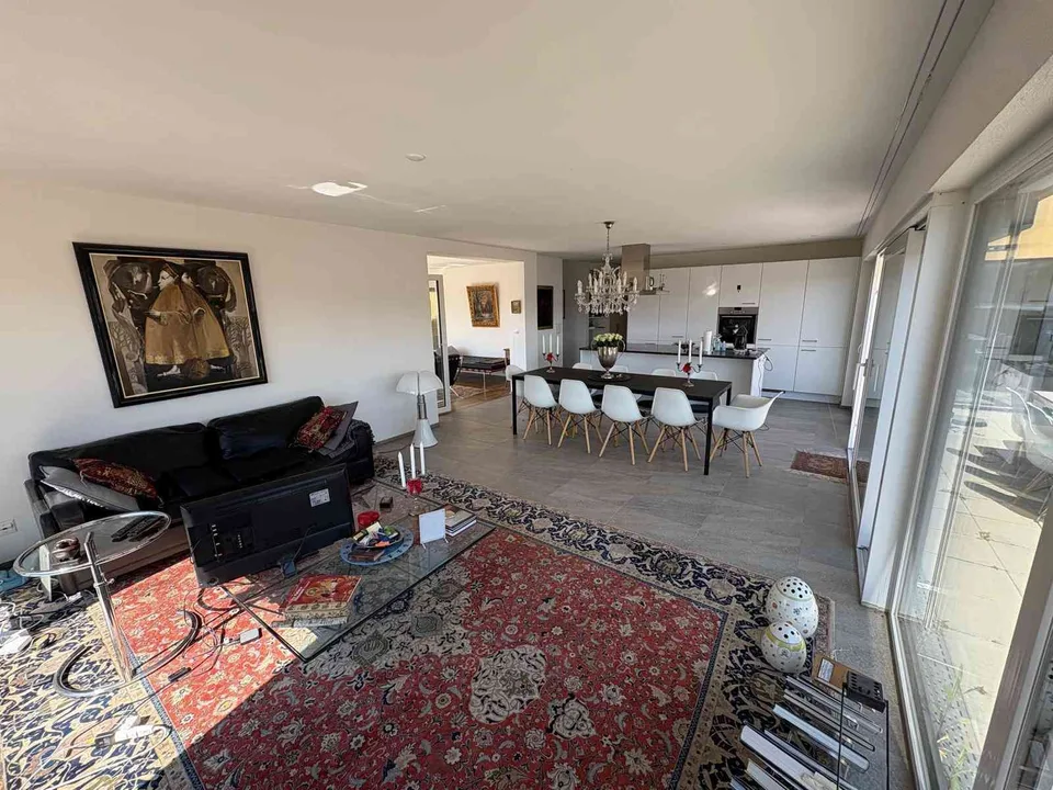 "Moderne 4.5-Zimmer-Dachwohnung mit 3 grossen Terrassen