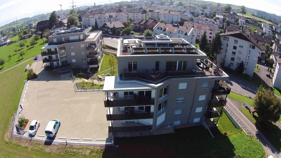 ?? Aussenparkplatz zu vermieten – Surseestrasse 48/50, Neuenkirch