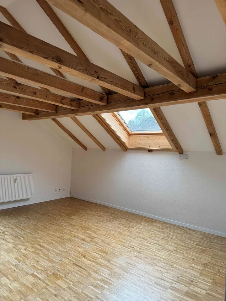 1 Monat GRATIS - 2.5 Zimmer-Dachwohnung mit "Charme und Cachet"