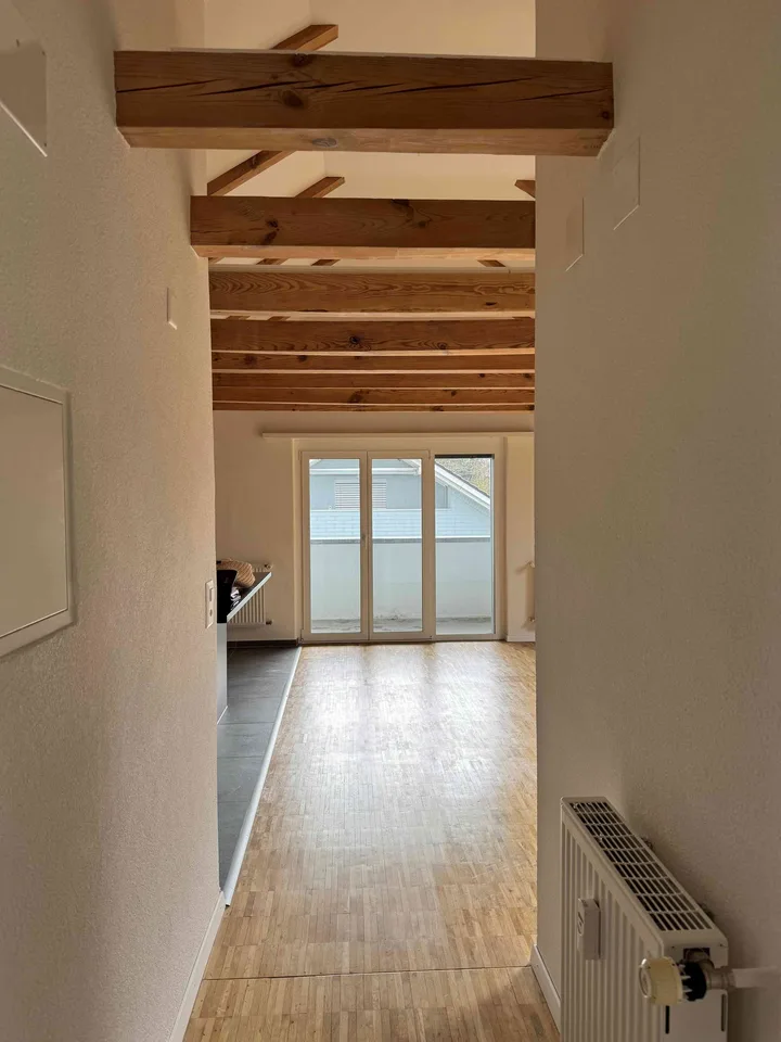 1 Monat GRATIS - 2.5 Zimmer-Dachwohnung mit "Charme und Cachet"