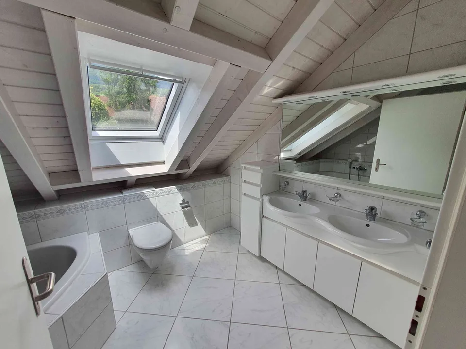 moderne 5 1/2-Zimmer-Duplexwohnung im Dorfzentrum