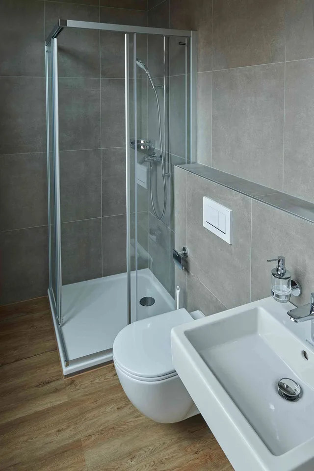 Zimmer möbliert