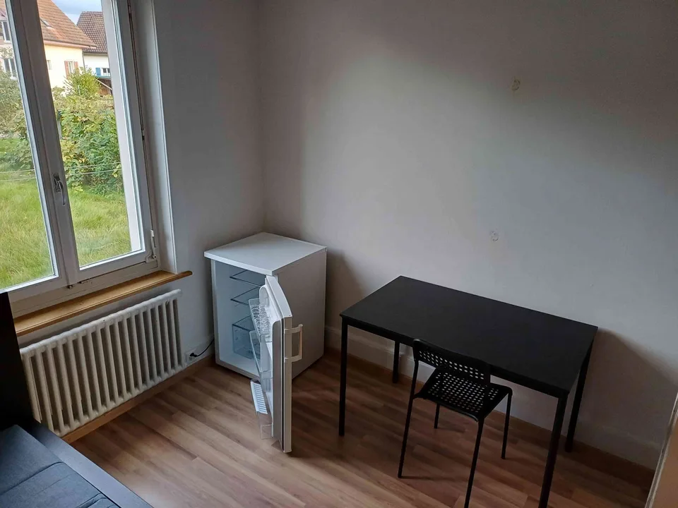WG-Zimmer 5 Gehminuten vom Bahnhof Rothrist entfernt