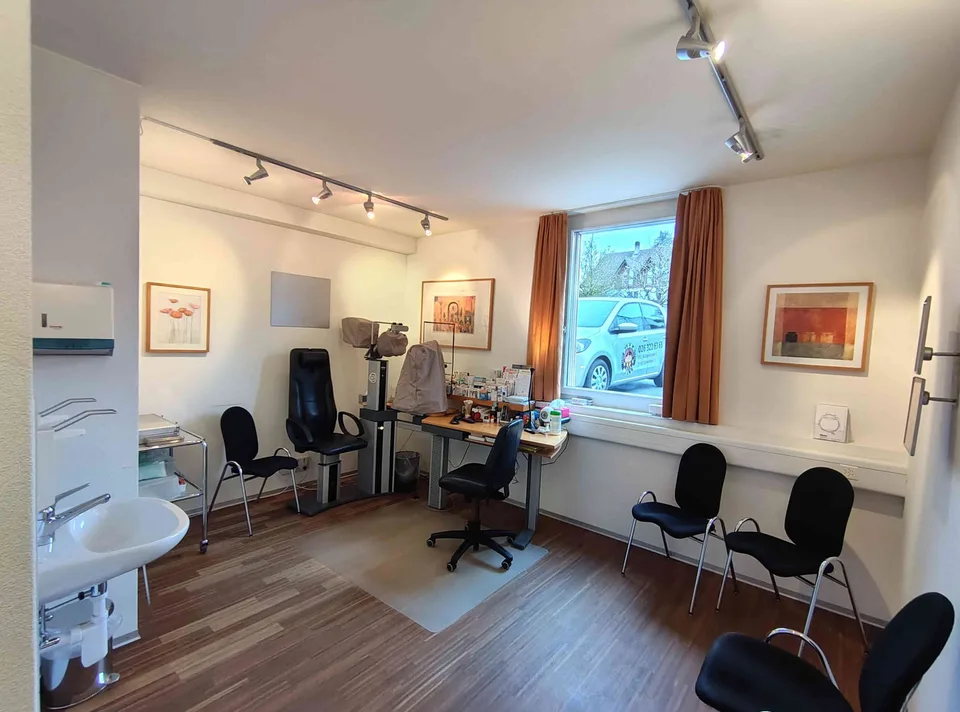 Medizinische Praxis/ Gewerbefläche (148 m²) in Schmitten FR