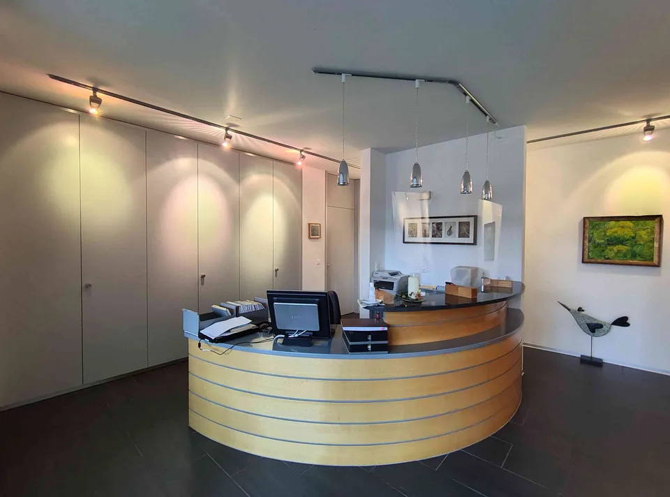 Medizinische Praxis/ Gewerbefläche (148 m²) in Schmitten FR