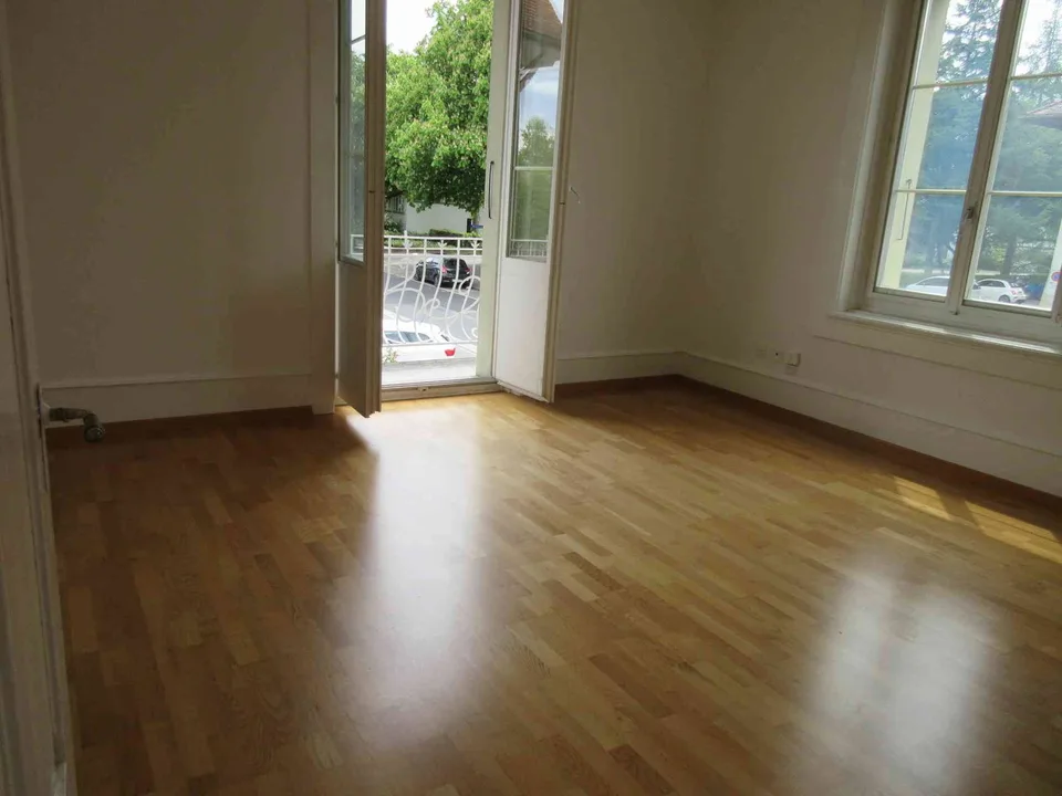 Ab sofort 3.5 BERNERHAUS zentral ruhig Balkon Parkett Garten Küche
