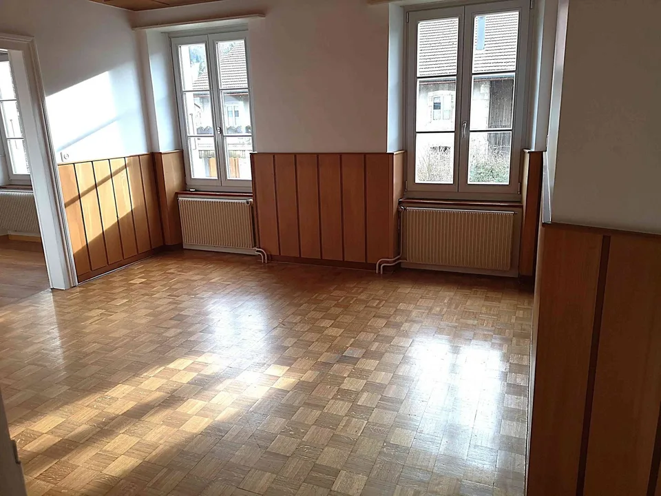 Appartement 5.5pces, dont une avec entrée indépend., parterre, libre