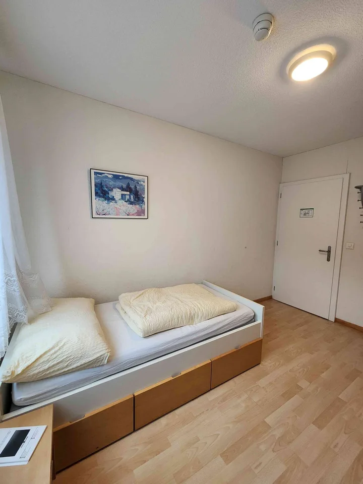 Studio möbliert mit Dusche / WC und Gratis Wlan
