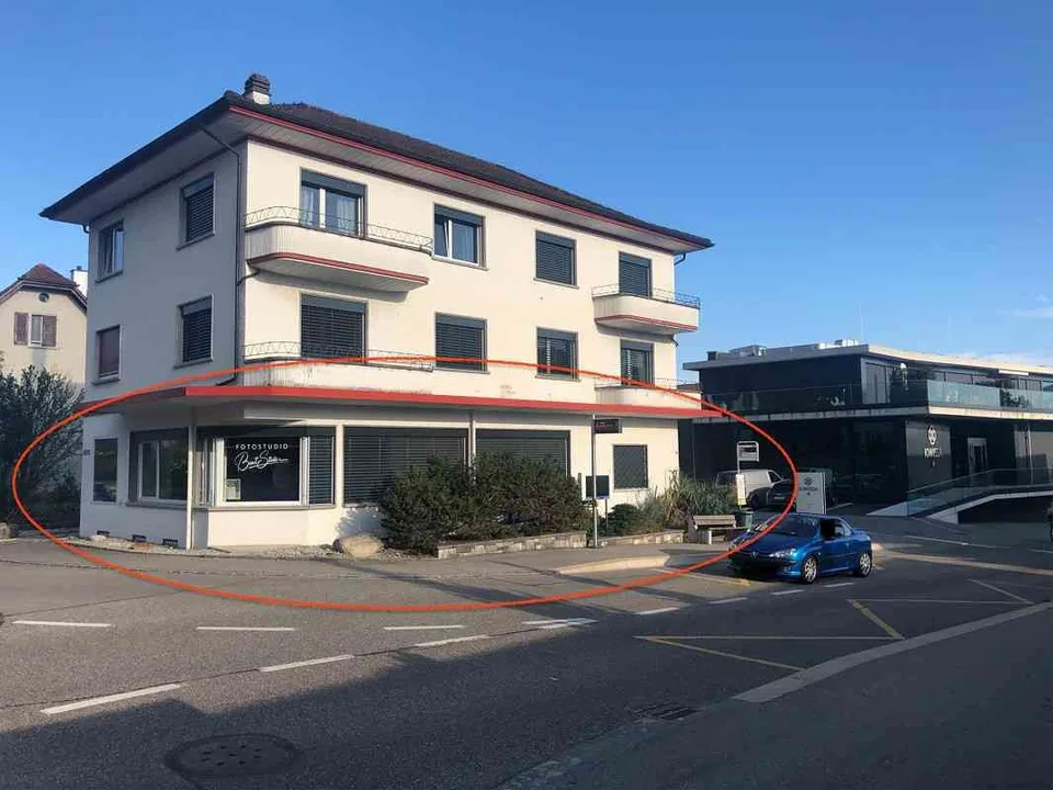 106.8 m2 Gewerberäume - Gewerbefläche / Büro / Praxis m/ Schaufenster
