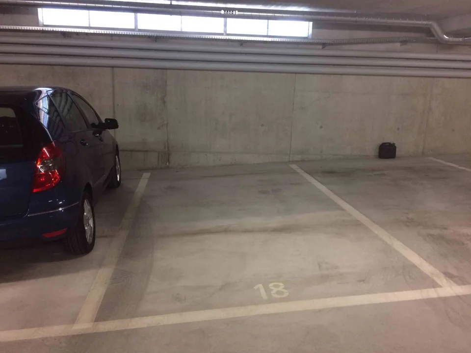 Tiefgaragenplatz zu vermieten in Schliern b. Köniz