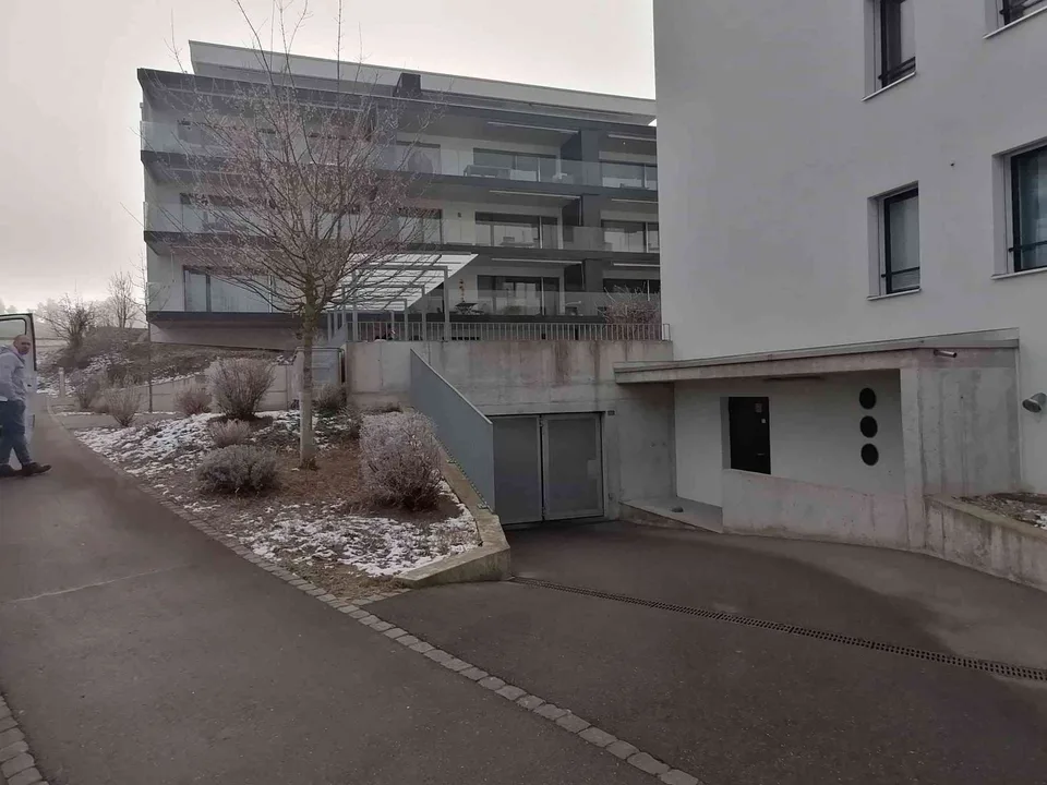 Tiefgaragenplatz zu vermieten in Schliern b. Köniz