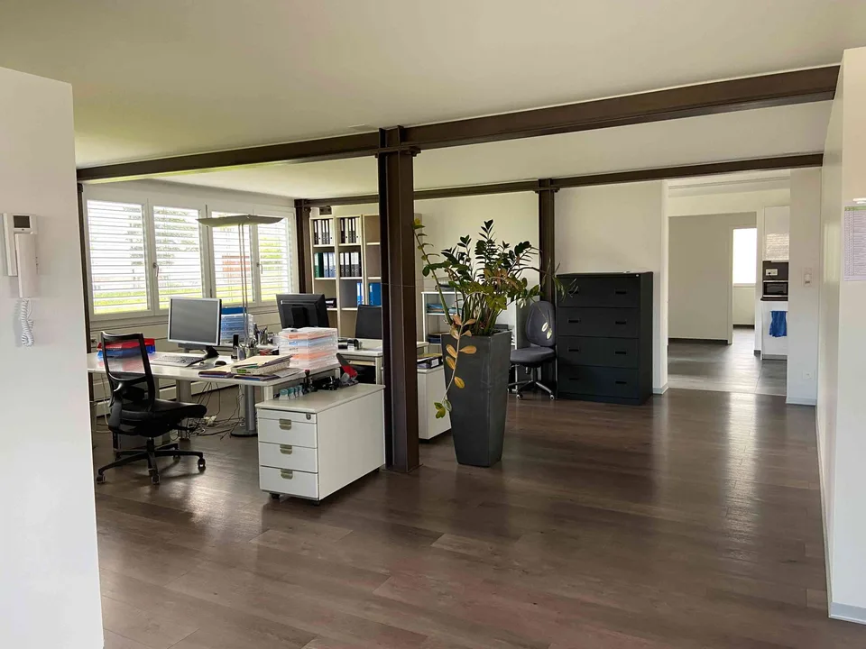 Helle, moderne Büroräume, 168m2 – perfekt für Ihr Unternehmen