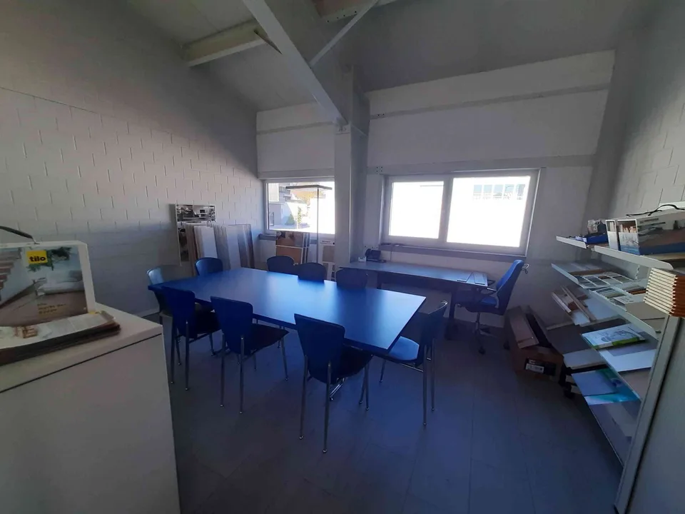 Räume zu vermieten – ideal für Büro, Atelier oder leichtes Gewerbe