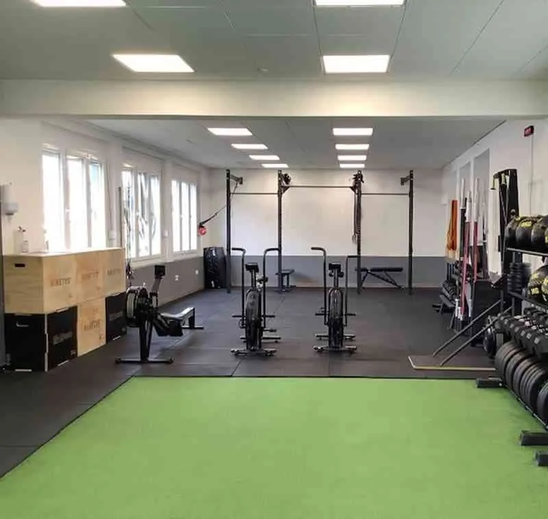 Magnifique espace disponible, pouvant être utilisé comme magazin!