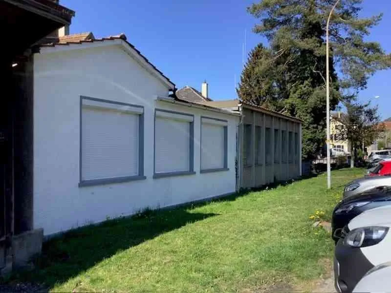 Magnifique espace disponible, pouvant être utilisé comme magazin!