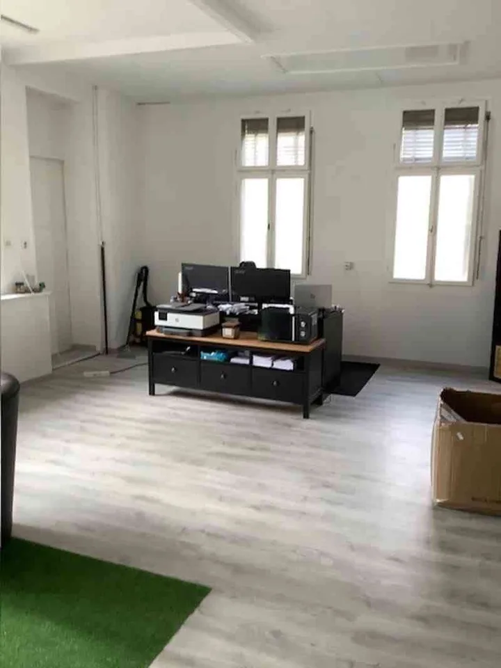 Magnifique espace disponible, pouvant être utilisé comme magazin! – photo 7 sur 8