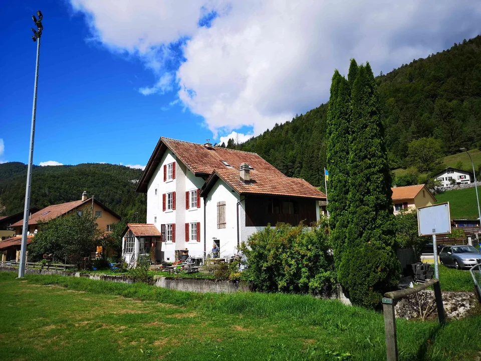 Charmant appartement avec jardin commun, en bordure de ruisseau