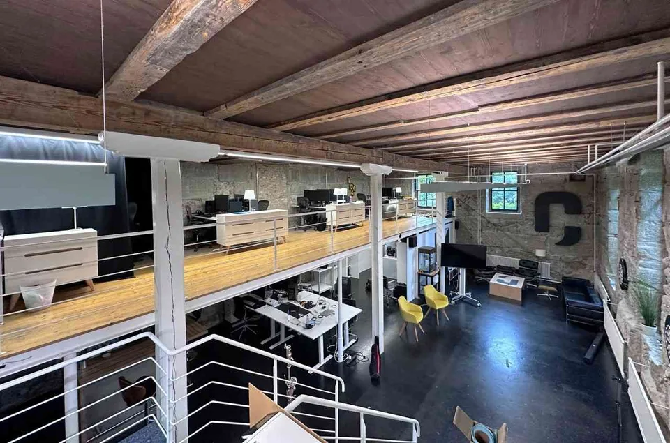 Shared Office mit Bar & Sauna – Arbeiten in entspannter Umgebung