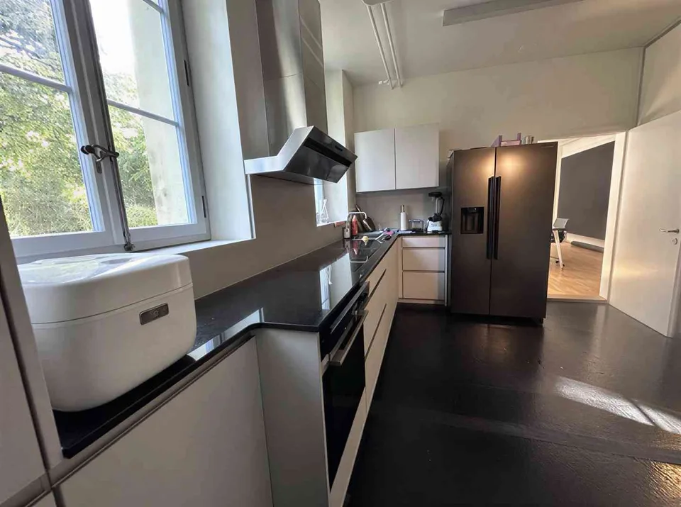 Shared Office mit Bar & Sauna – Arbeiten in entspannter Umgebung