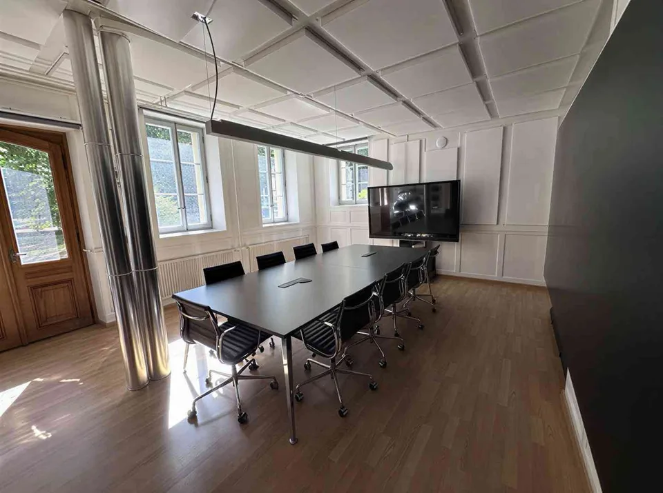 Shared Office mit Bar & Sauna – Arbeiten in entspannter Umgebung