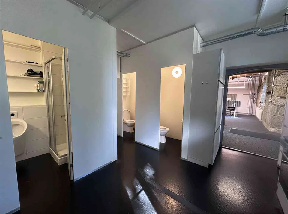 Shared Office mit Bar & Sauna – Arbeiten in entspannter Umgebung