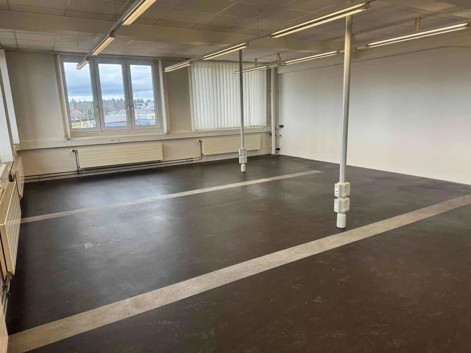 Gewerbefläche zu vermieten / Büro