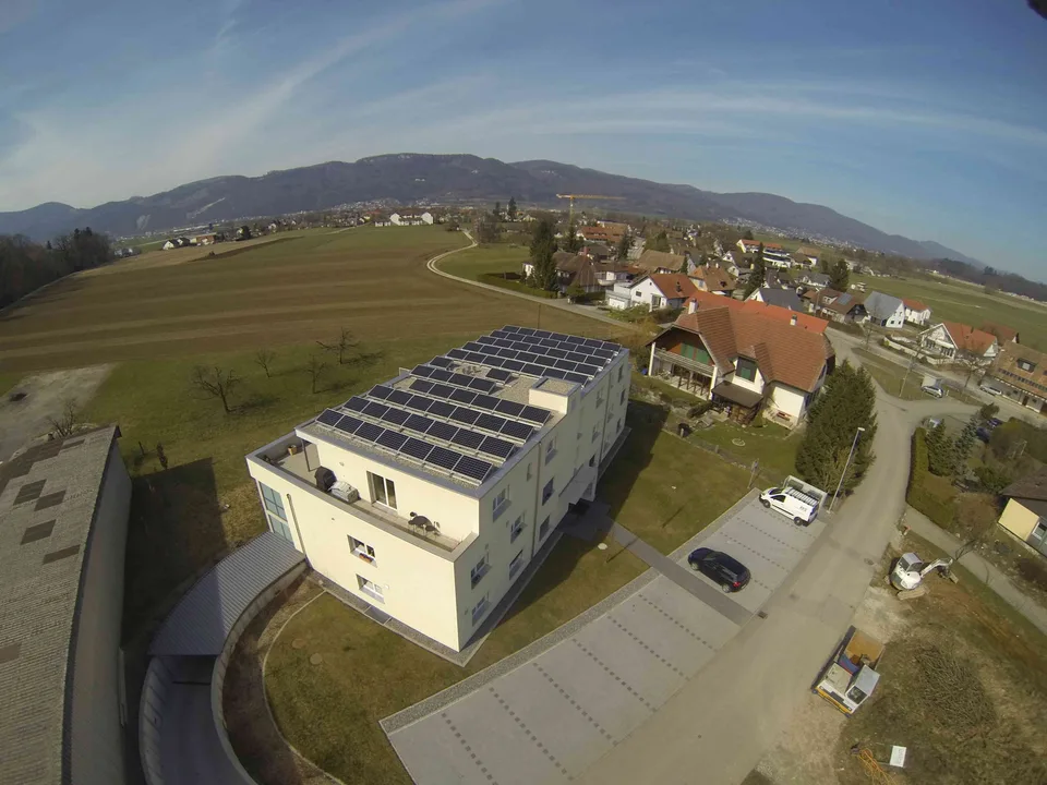 Tiefgaragenplatz zu vermieten (auf Wunsch mit E-Ladestation)