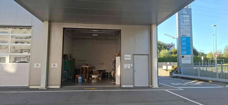 Locaux commerciaux polyvalents à louer – Corminboeuf / Fribourg